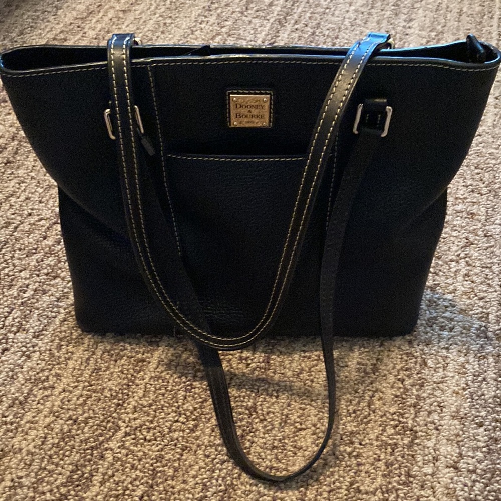 Dooney & Bourke Black Leather Shoulder Bag with Contrast Stitching - Picture 8 of 8